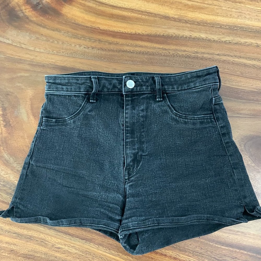 H&M High Waist Stretch Short